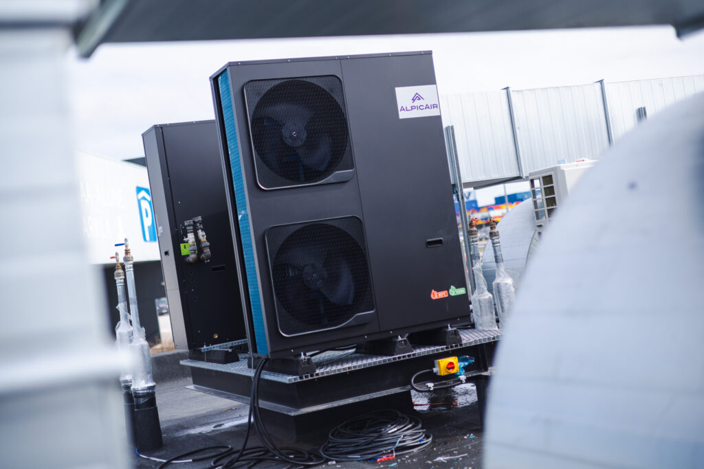 AlpicAiri uus MAXX seeria õhk-vesi soojuspump väiksemate ärilahenduste jaoks